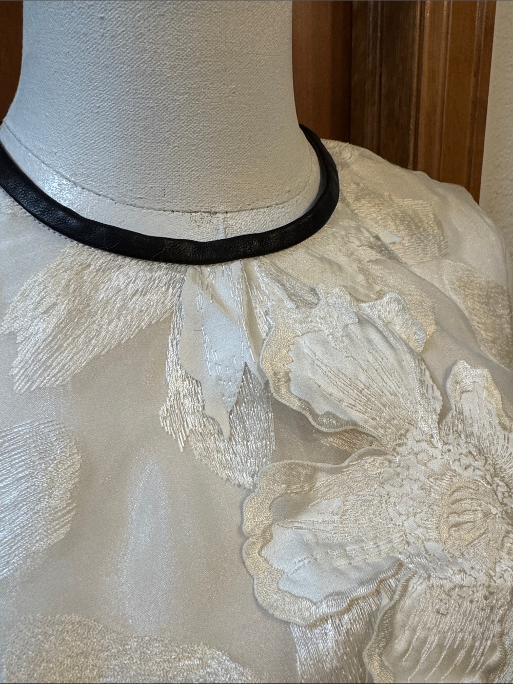 ERDEM White Floral Appliqué Sheath Dress with Black Trim Size 4 - Picture 5 of 9
